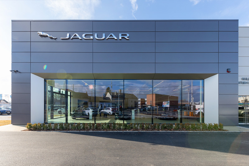 Jaguar - Land Rover autószalon